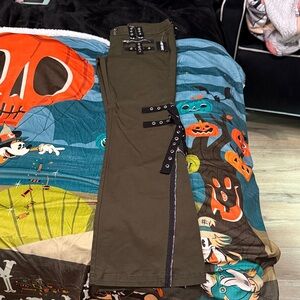 Hot Topic Hardware Green Twill Flare Pants